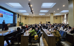 <b>I手艺的成长从“处置言语”“生成世界”</b>